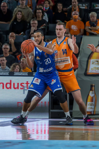 赛季几乎一 赛季几乎一