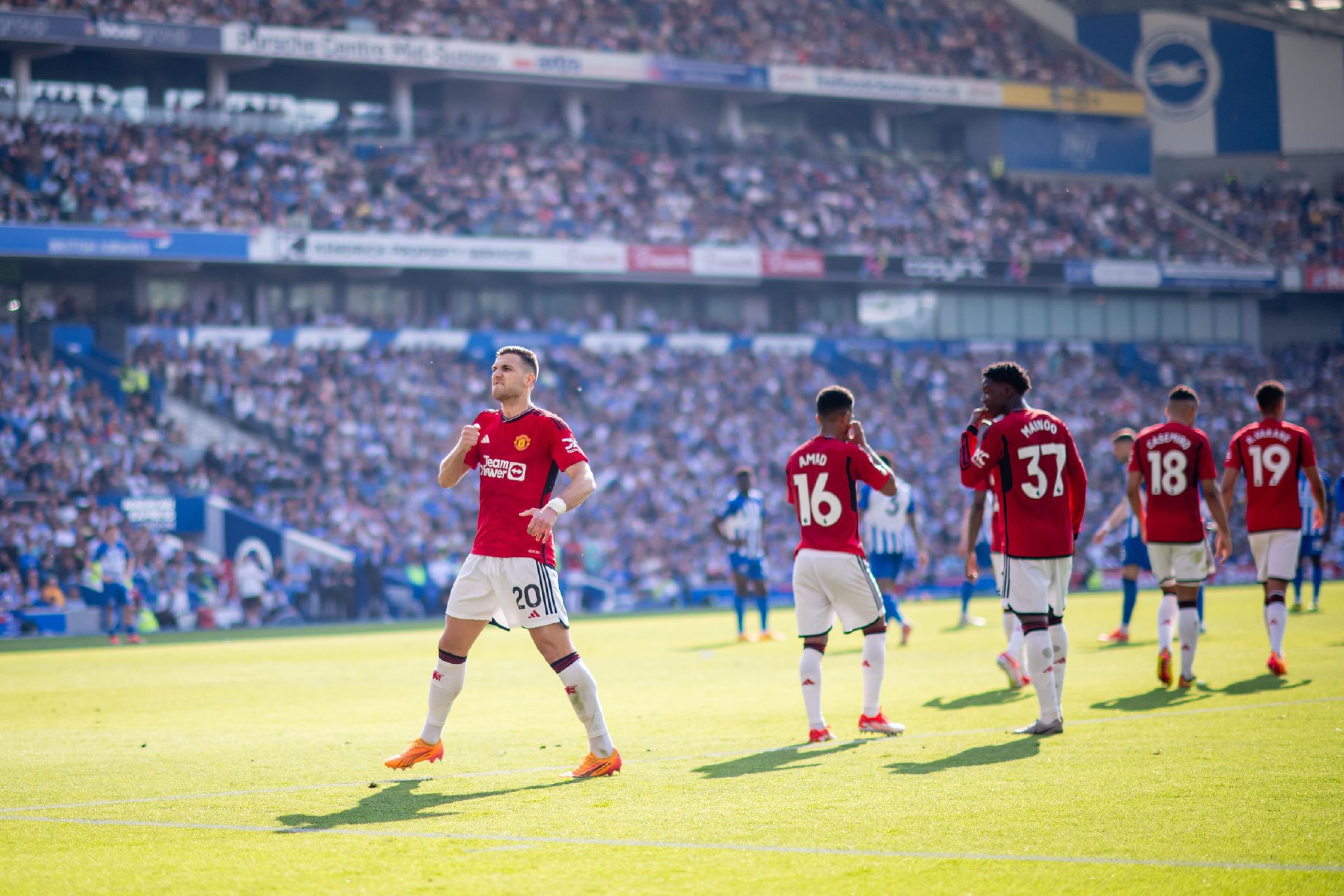 雄狮主场迎 雄狮主场迎